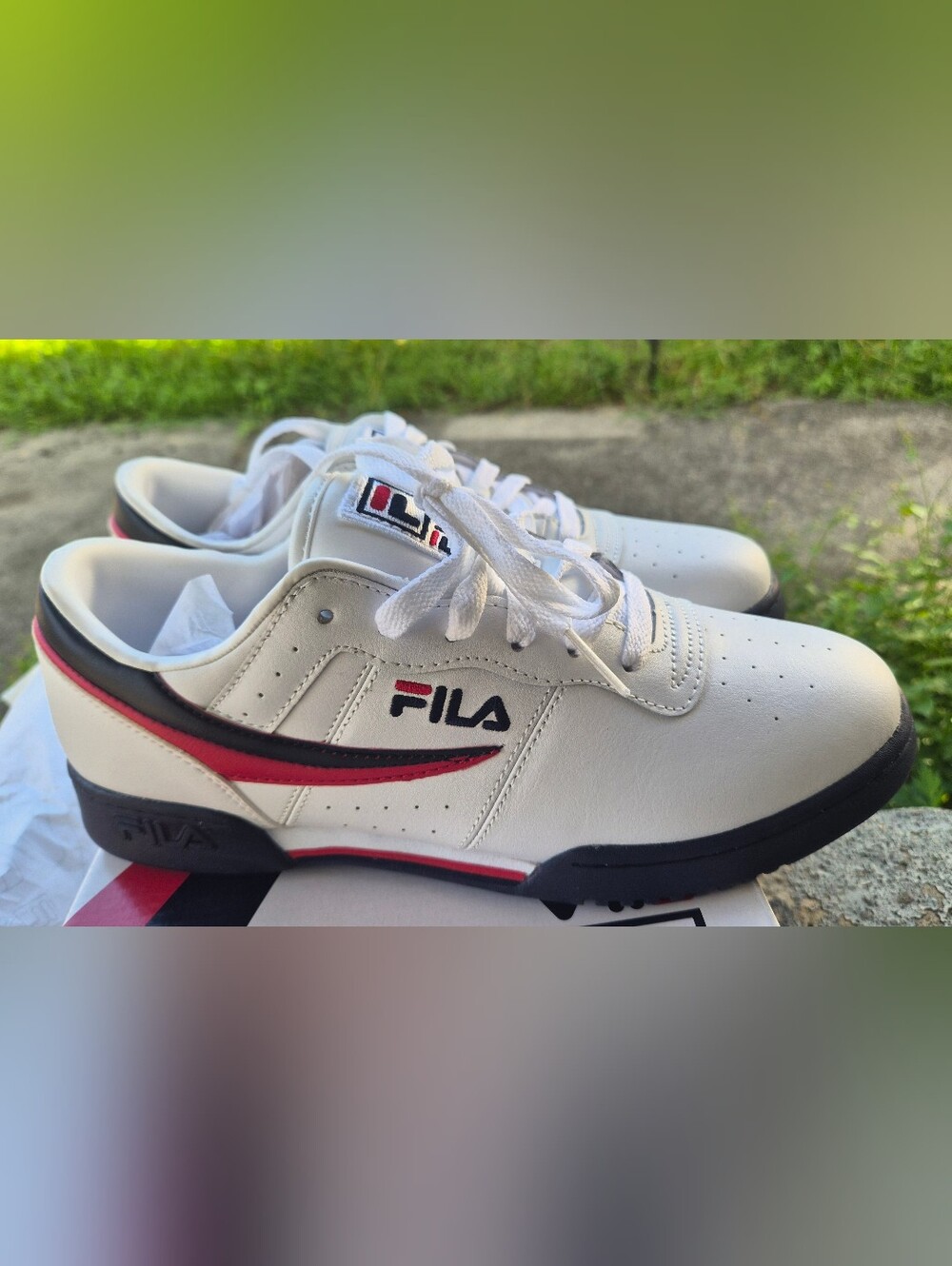 FILA Men's White Leather Retro Trainer with Red & Navy Size 10.5 New In Box